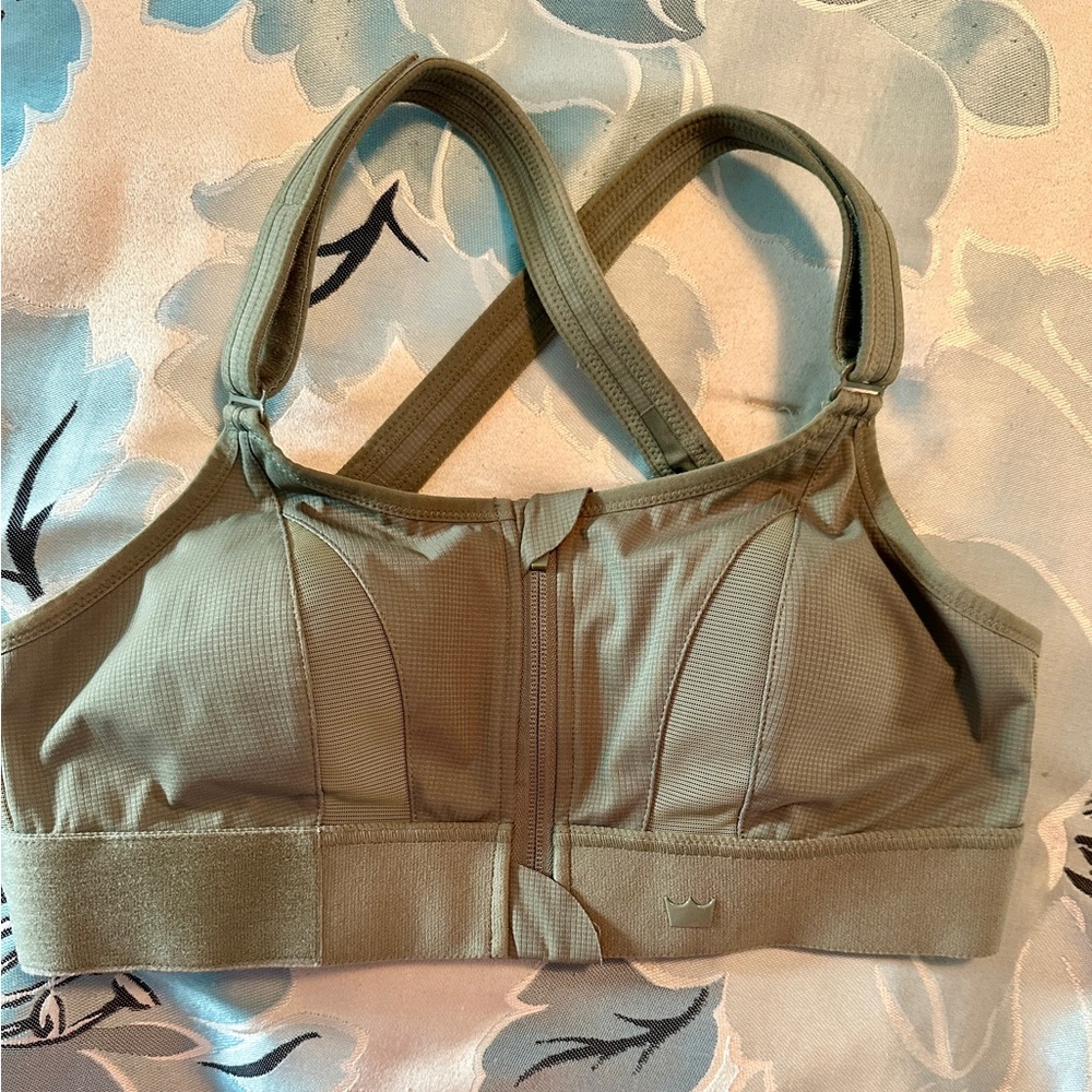 Shefit Women's Olive Ultimate Sports Bra (Medium) New without tags